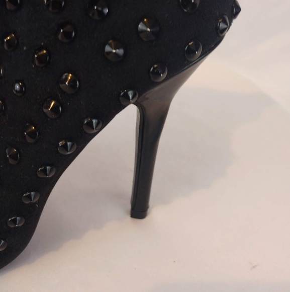 Dots Black Beaded Ruching Heel Boot - Picture 4 of 11